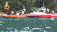 Si tuffa per trovare il figlio, trovato il corpo del turista olandese