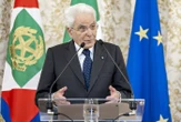 Mattarella, guerre e povertà privano i bambini della loro età