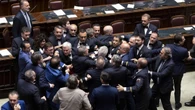 Italiani sensibili all'inciviltà politica ma insulto fa audience