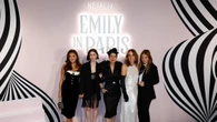 Tragedia sul set di Emily in Paris, muore assistente regia