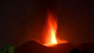 Etna: trabocco lavico da piccolo cratere su fianco Bocca Nuova