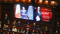 Fontana, ferma condanna per vile atto vandalico statua Matteotti