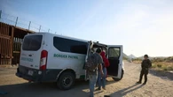 Trump chiede a Corte Suprema via libera agli arresti di migranti