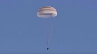 Soyuz MS-26 rientra dallo spazio, atterraggio in Kazakistan