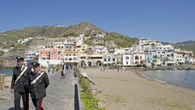 Serata in locale a Ischia finisce in rissa, sei denunciati