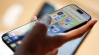 Apple prepara l'iPhone pieghevole, il lancio nel 2026