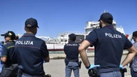 Arrestati tre presunti scafisti a Crotone dopo gli sbarchi dei giorni scorsi