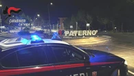 Aggredisce e molesta ragazze, scatta raid punitivo