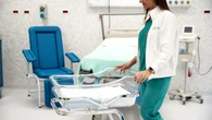 Padre fa nascere il figlio in videochiamata con i medici