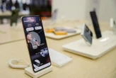 Valditara,uso didattico cellulare sconsigliato anche a superiori