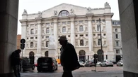 Borsa: Milano apre in calo sotto i 40 mila punti (-0,69%)