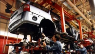 Domani il pacchetto Ue sull'auto, ammorbidito lo stop ai motori termici dal 2035