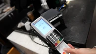 Italiani sempre più cashless, con strumenti digitali il 75,1% delle spese ricorrenti