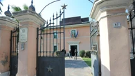 Medico in ospedale con licenza media, donna condannata a 3 anni