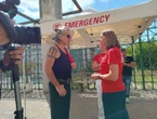 Piero Pelù visita l'ambulatorio di Emergency a Ponticelli