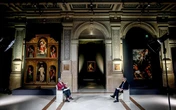 Collezionisti più giovani e donne, puntano sull'arte italiana
