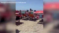 Napoli, rissa in un lido di Varcaturo per un lettino in riva al mare