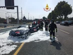 Supercar a fuoco a Mestre, fiamme divorano una Ferrari 296 Gts
