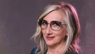 Lunetta Savino inaugura con Madre courage la prossima stagione del Teatro Celebrazioni