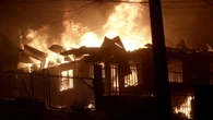 Emergenza incendi in Cile, almeno 10 morti e un migliaio di case distrutte
