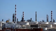Il prezzo del petrolio in calo (-0,6%) dopo il balzo di ieri, attesa per negoziati