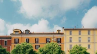 Sebago festeggia 80 anni, una barca-scarpa naviga in Arno