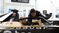 Il principe William fa visita al quartier generale Jaguar TCS Racing