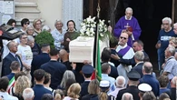 Maldive: una folla per i funerali di Muriel Oddenino nel Torinese