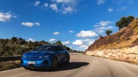 Alpine A390, con le gestione della coppia migliora la guida