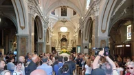 Maldive, in centinaia ai funerali di Federico Gualtieri a Omegna
