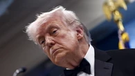 Trump, 'l'Iran ci ha detto che è al collasso, ci chiede di riaprire Hormuz'