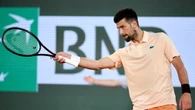 Roland Garros: Djokovic batte Mpetshi Perricard e passa al secondo turno