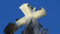 Sagrada Familia: 24 fasci di luce per la Croce, con Led risparmiati 845kg di Co2