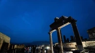 Sindaco di Pompei taglia 200mila euro agli spettacoli negli Scavi, è polemica