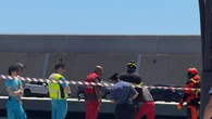 Ragazzi scomparsi in mare, cadavere trovato dai sub dei Vigili del fuoco