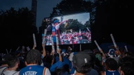 Mondiali: i colori del Brasile invadono New York, ma a ruba sono le t-shirt dei Knicks
