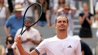 Roland Garros: Zverev vola ai quarti, batte De Jong in tre set