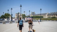 Parigi si sveglia con 14 gradi, 'ma dal 6 luglio tornerà l'afa'