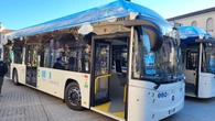 Autista bus chiede biglietto, passeggero gli punta una pistola