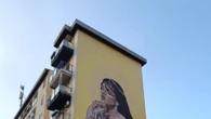 A Palermo compare un murales dedicato alla cantante catalana Rosalia