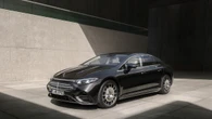 Mercedes rinnova EQS, autonomia fino a 926 km e debutta lo steer-by-wire