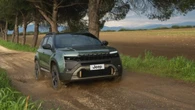 Jeep Avenger si evolve per il 2026 tra design, tecnologia e capacità off-road