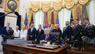 Trump, a Iran offriamo accordo equo, accettino o distruggeremo centrali e ponti