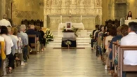 Morta a Mykonos, in 1000 ai funerali nella cattedrale di Arezzo