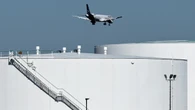 Ue, 'rincari e tagli alle rotte per il caro carburante, non per carenza di jet fuel'