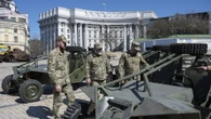 Sale a 6 il bilancio dei morti della sparatoria a Kiev