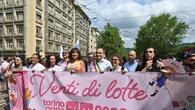 A Torino il Pride del ventennale, oltre 150mila sfilano per la città