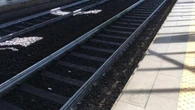 Uomo investito da treno muore nel pesarese, ritardi sulla linea fino a un'ora