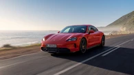Porsche Taycan MY2027, debutta l'E-Shift e l'autonomia sale fino a 700 km