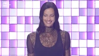 Terza serata di Sanremo, l'Ariston applaude Irina Shayk: "Sono felice di essere qui con tutti voi"